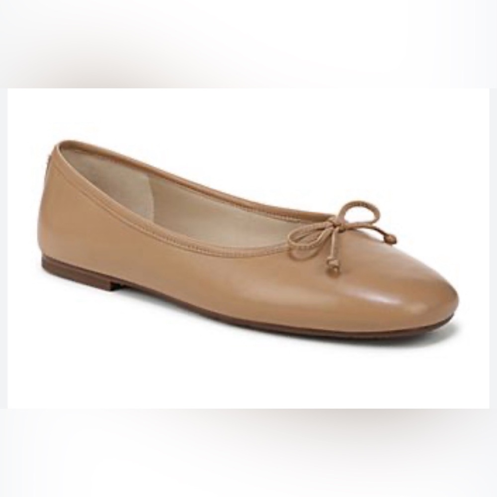 Bloomingdale’s size 39 ballet flats satin tan slip ons